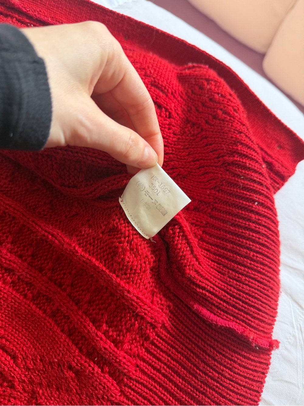 🍓Vintage Red Cable Knit Button-Up Cardigan Sweater - Picture 6 of 9